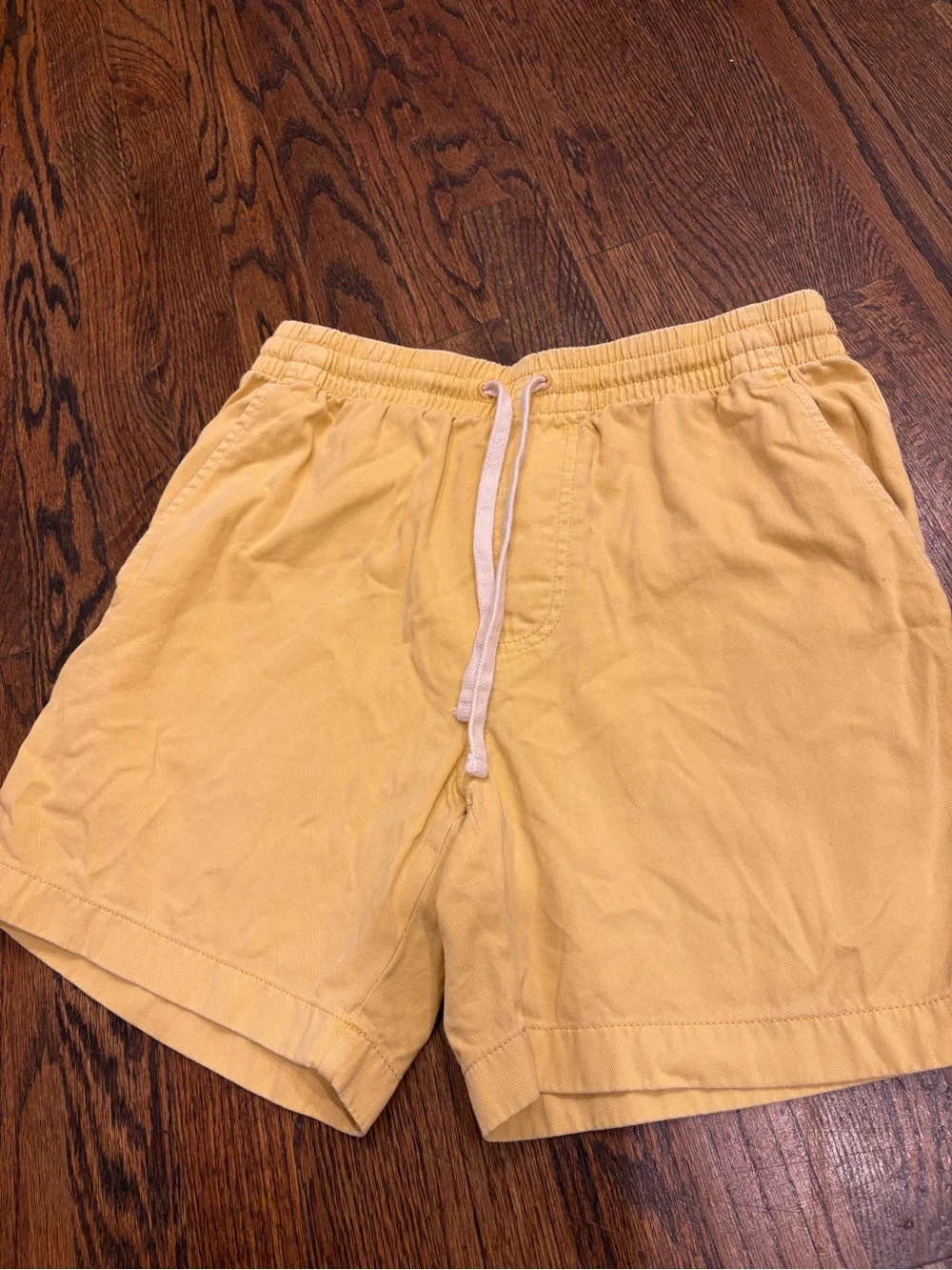 JCREW Garment-Dyed Dock Shorts Pale Yellow Drawstring Pull On Men’s Small EUC